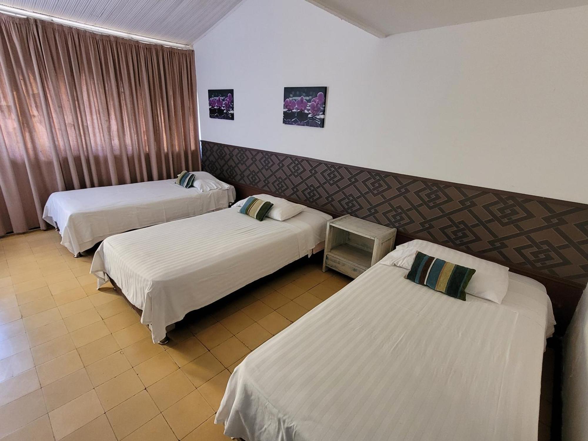 Hotel Gimaura Ріоача Екстер'єр фото