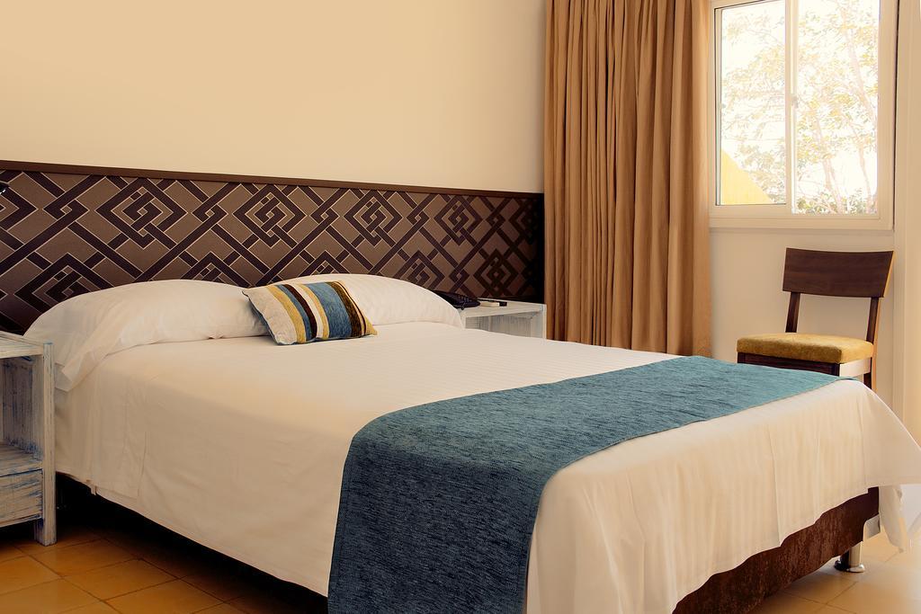 Hotel Gimaura Ріоача Екстер'єр фото