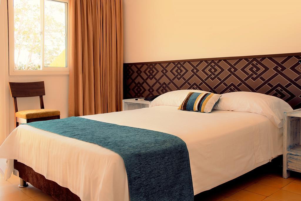 Hotel Gimaura Ріоача Екстер'єр фото
